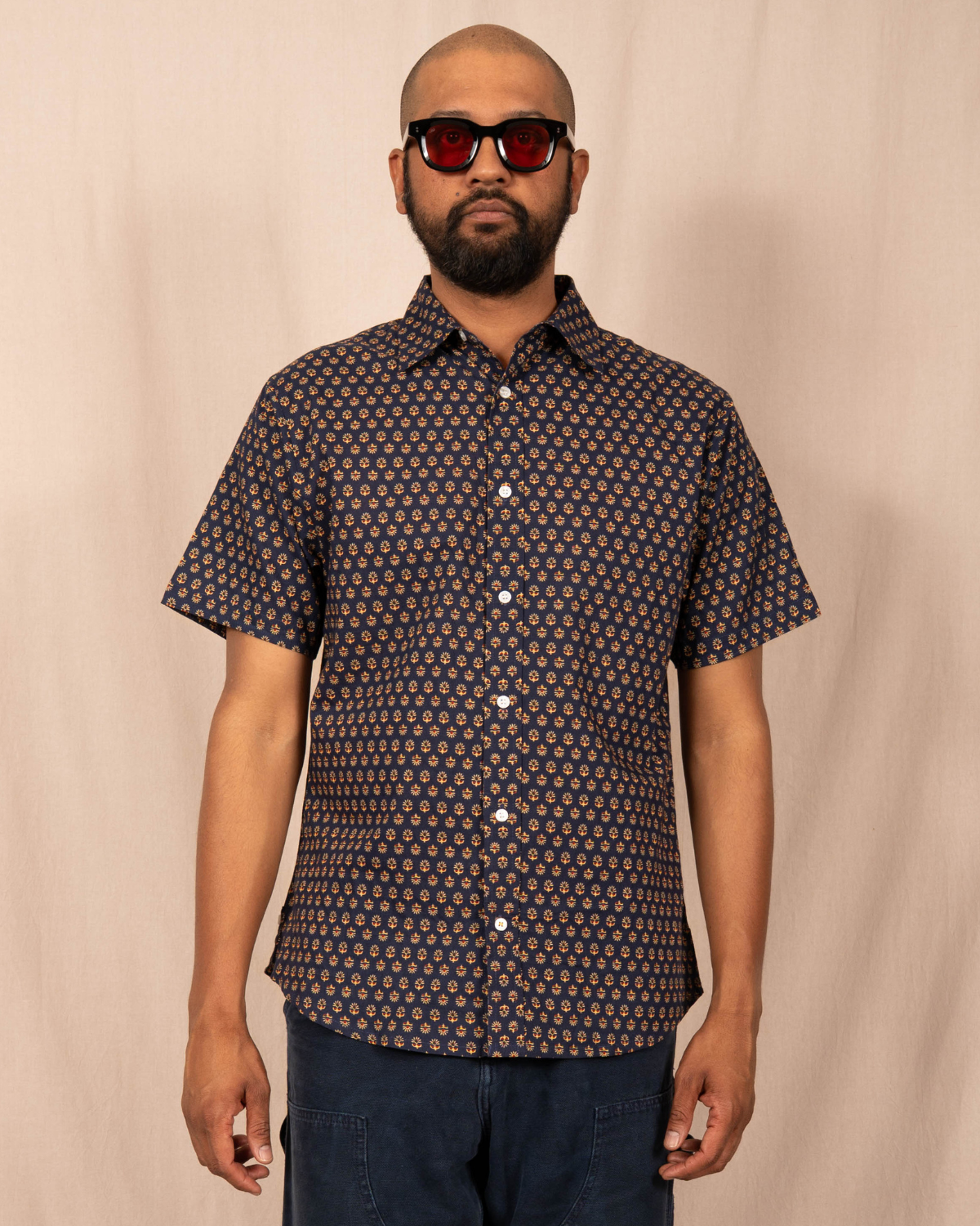 'The Sheril' Short Sleeve Shirt in Navy Motif