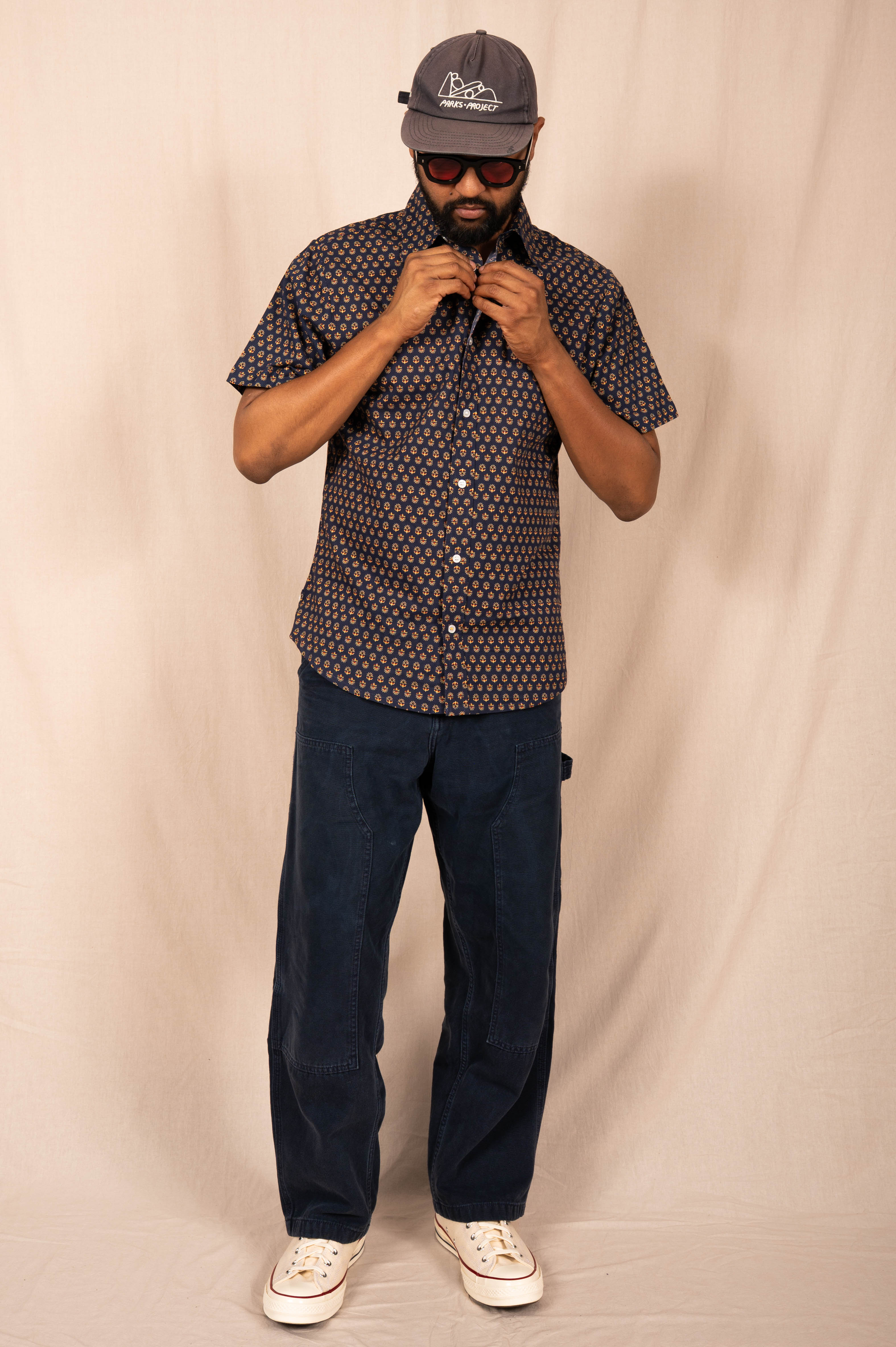 'The Sheril' Short Sleeve Shirt in Navy Motif