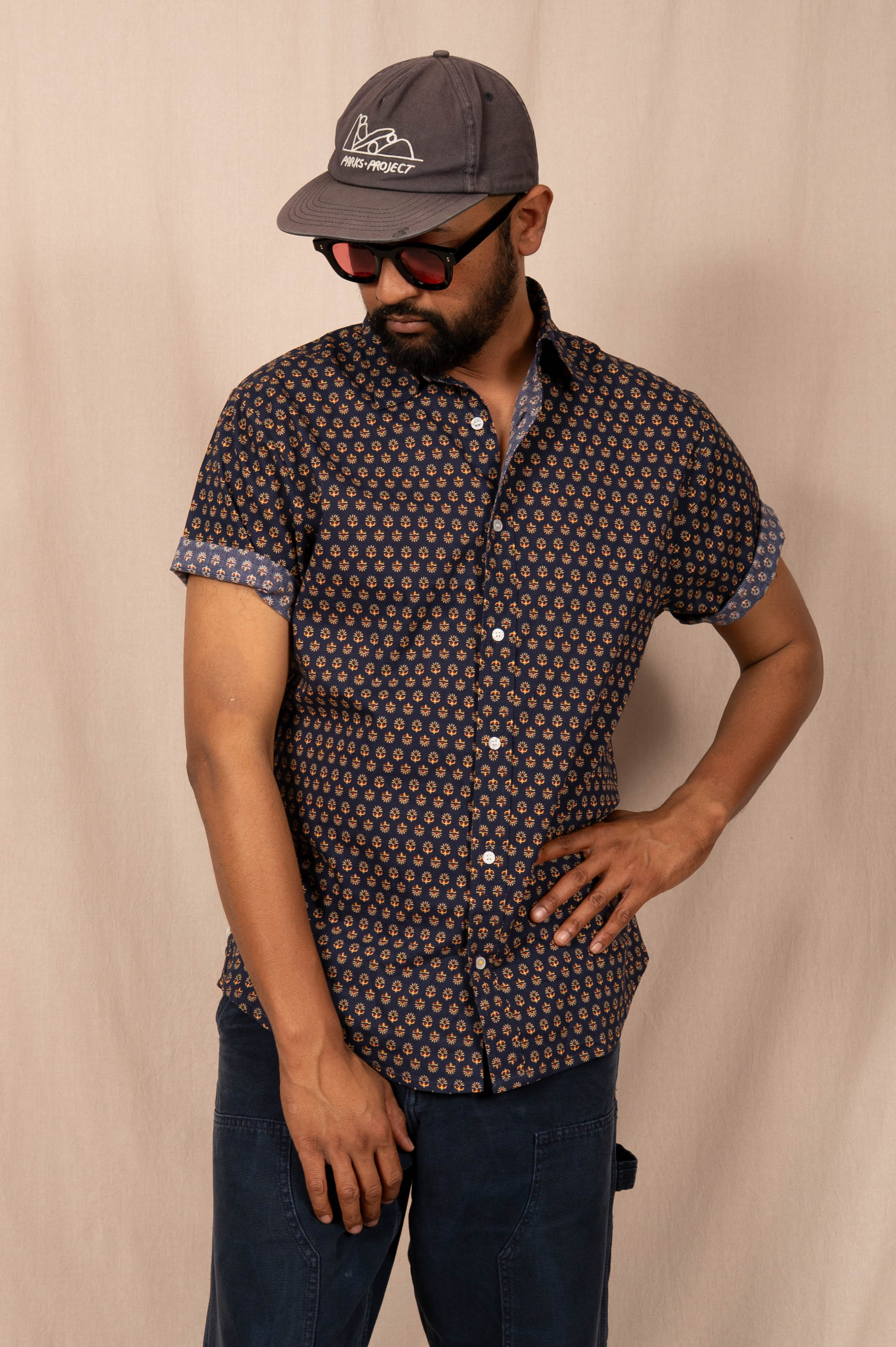 'The Sheril' Short Sleeve Shirt in Navy Motif